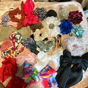 28 Hair Bows & Pins 💕🎀
